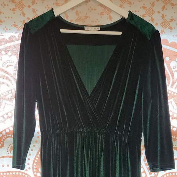 Baltic Born Green Velvet Long Evening Dress - Picture 3 of 8